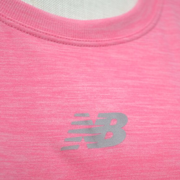 New Balance Women's Drifit Workout Boxy Fit T-Shirt BNWT - Picture 5 of 6